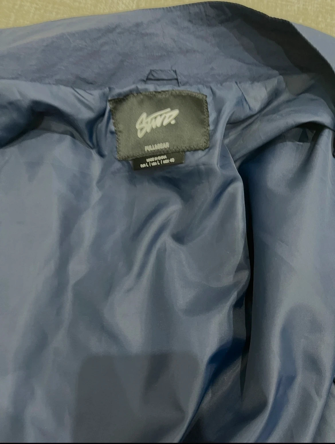 Chaqueta cortavientos delgada Pull&Bear azul marino hombre – photo 3
